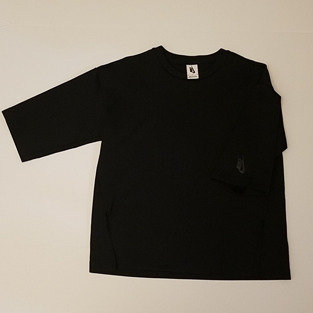 Nike women top *NEW*